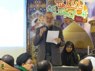 حجت الاسلام والمسلمین محمدیان : قرآن و اهل بیت دو بالی که انسان را به کمالمی رسانند. 10