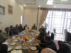 آخرین جلسه توجیهی وهماهنگی رسمی مراسم اربعین حسینی در کربلای معلی برگزار شد:

  2