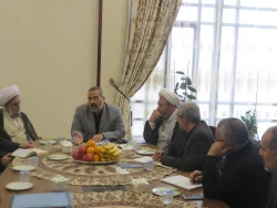 آخرین جلسه توجیهی وهماهنگی رسمی مراسم اربعین حسینی در کربلای معلی برگزار شد:

  2