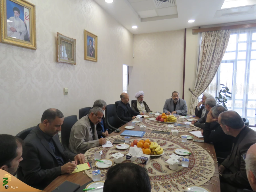 آخرین جلسه توجیهی وهماهنگی رسمی مراسم اربعین حسینی در کربلای معلی برگزار شد:

  2