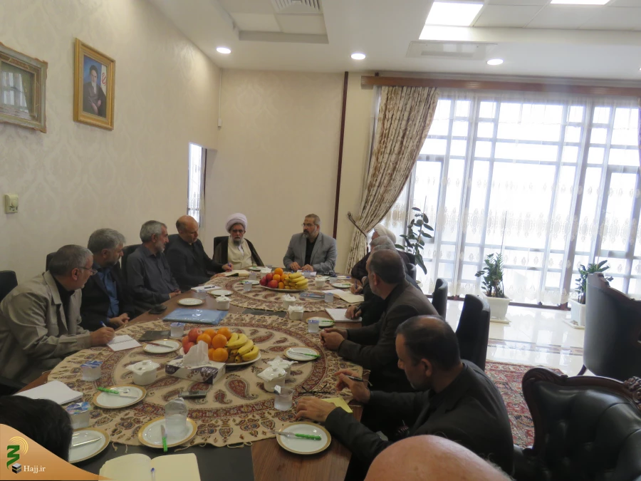 در آخرین جلسه توجیهی وهماهنگی رسمی مراسم اربعین حسینی در کربلای معلی عنوان شد:

با تمام توان به زادرین اریعین خدمت کنیم 2