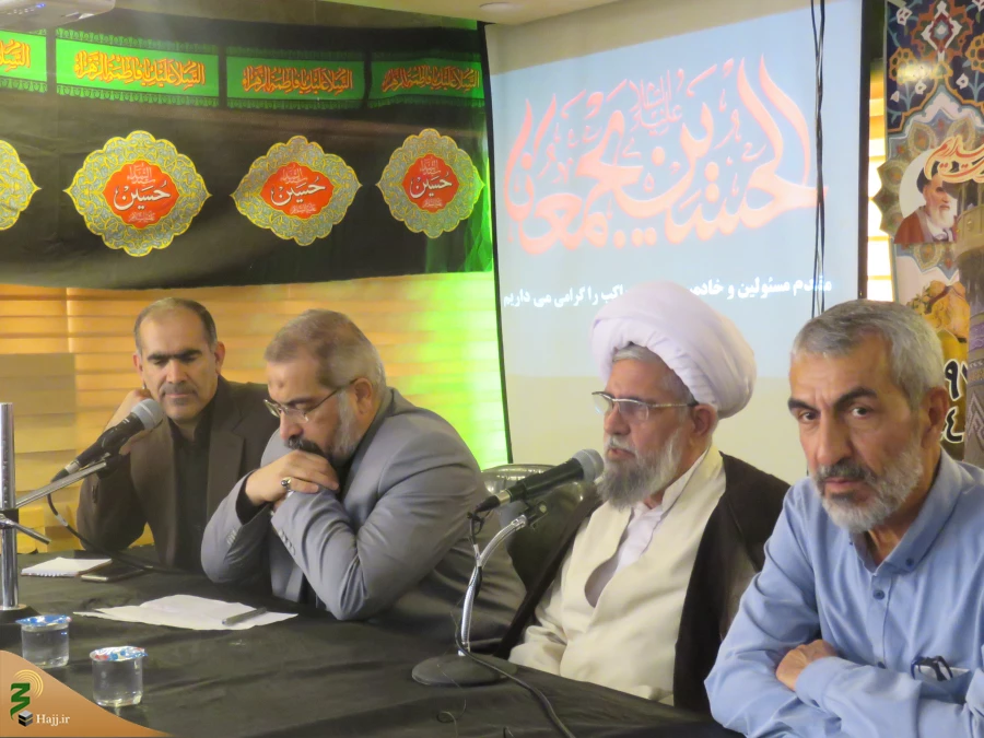 در گردهایی بزرگ موکب داران اربعین حسینی عنوان شد:

موکب داران  پرچم داران امام حسین(ع) 2