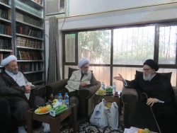 در دیدار با آیت الله سیدمرتضی قزوینی عنوان شد:

اربعین همایشی مذهبی با پیامی سیاسی است. 2