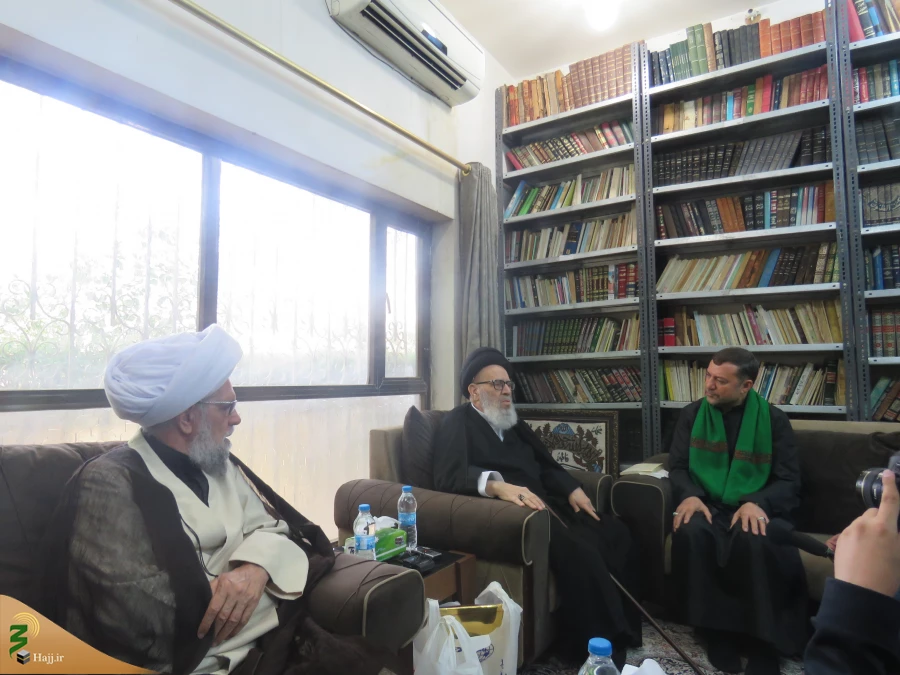 در دیدار با آیت الله سیدمرتضی قزوینی عنوان شد:

اربعین همایشی مذهبی با پیامی سیاسی است. 2
