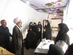 مسئول دفتر نمایندگی بعثه در عراق به همراه هیات همراه:

دیدار و بازبینی از مواکب مستقر در کربلا  2