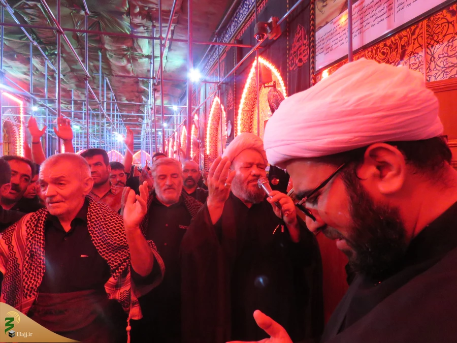 گزارش تصویری برگزاری دعای پرفیض کمیل در خیمه گاه حسینی:

استقبال کم نظیر زوار اربعین حسینی از مراسمات بعثه مقام معظم رهبری در کربلا
 3