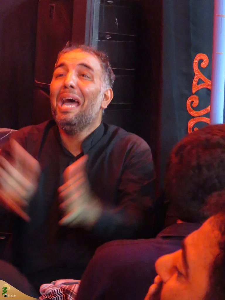 گزارش تصویری برگزاری دعای پرفیض کمیل در خیمه گاه حسینی:

استقبال کم نظیر زوار اربعین حسینی از مراسمات بعثه مقام معظم رهبری در کربلا
 4