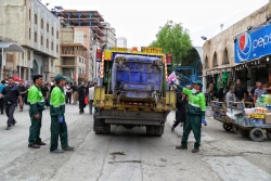 مسئول دفتر نمایندگی بعثه مقام معظم رهبری در نجف اشرف:
حضور داوطلبانه پاکبانان برای خدمت به زائران اربعین حرکتی زیبا و باعث پویایی و امیدبخشی
است.
 6