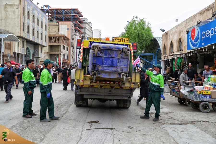 مسئول دفتر نمایندگی بعثه مقام معظم رهبری در نجف اشرف:
حضور داوطلبانه پاکبانان برای خدمت به زائران اربعین حرکتی زیبا و باعث پویایی و امیدبخشی
است.
 6