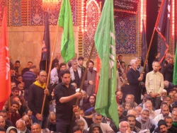 گزارش تصویری: حال و هوای بیرق داران موکب امام رضا (ع) در حرم امام حسین (ع) 

ما حامل لوای تو هستیم یا حسین (ع)
 5