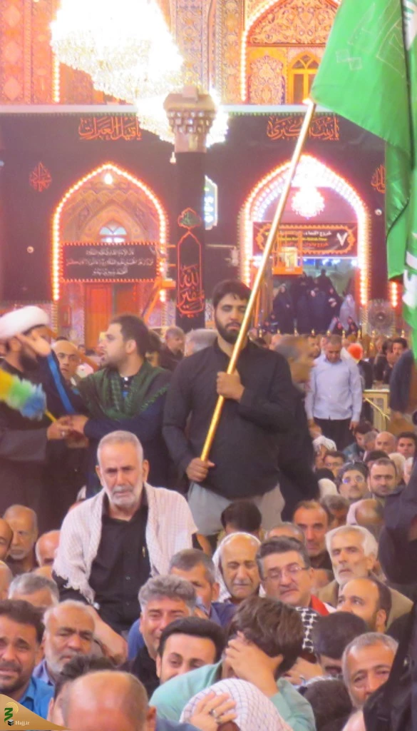 گزارش تصویری: حال و هوای بیرق داران موکب امام رضا (ع) در حرم امام حسین (ع) 

ما حامل لوای تو هستیم یا حسین (ع)
 13