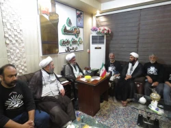 دیدار خادمان افتخاری خیمه گاه حسینی با نماینده بعثه رهبری در عراق 

نجفی روحانی: اربعین تجلی نهج البلاغه است 7