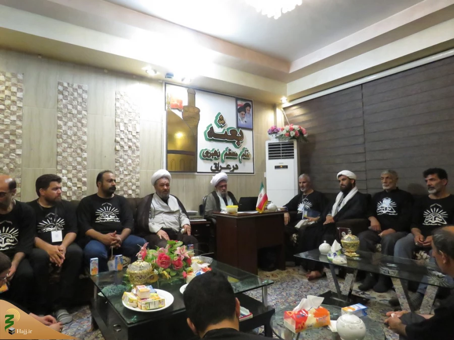 دیدار مبلغان نهج البلاغه با نماینده بعثه رهبری در عراق

نجفی روحانی: اربعبن حسینی تجلی نهج البلاغه است. 3