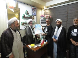 دیدار مبلغان نهج البلاغه با نماینده بعثه رهبری در عراق

نجفی روحانی: اربعبن حسینی تجلی نهج البلاغه است. 7