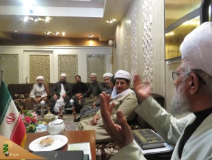 دیدار جمعی از علمای اهل سنت کردستان با نماینده بعثه رهبری در کشور عراق

امام حسین (ع) از همه بشریت دلربایی کرئه است 3