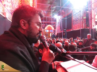 گزارش تصویری دعای کمیل خیمه گاه حسینی

قرائت دعای پرفیض کمیل، توسط حاج سعید حدادیان   5