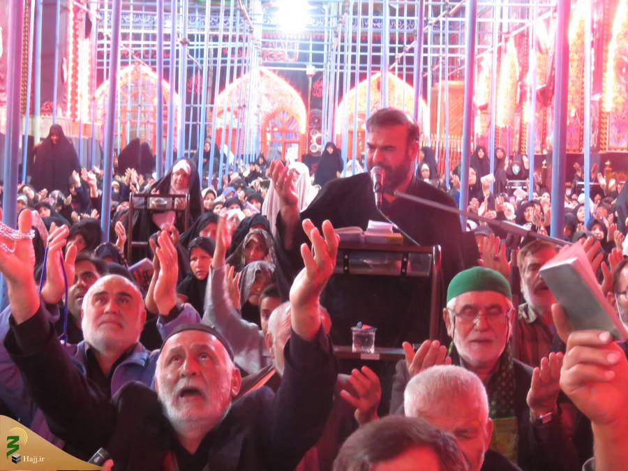 دست دعا و چشم امید زائران حسینی در آخرین دعای کمیل ماه صفر

گزارش تصویری: دعای کمیل در خیمه گاه حسینی 3