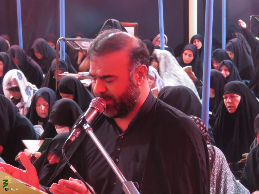 دست دعا و چشم امید زائران حسینی در آخرین دعای کمیل ماه صفر

گزارش تصویری: دعای کمیل در خیمه گاه حسینی 4