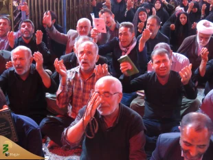 دست دعا و چشم امید زائران حسینی در آخرین دعای کمیل ماه صفر

گزارش تصویری: دعای کمیل در خیمه گاه حسینی 6