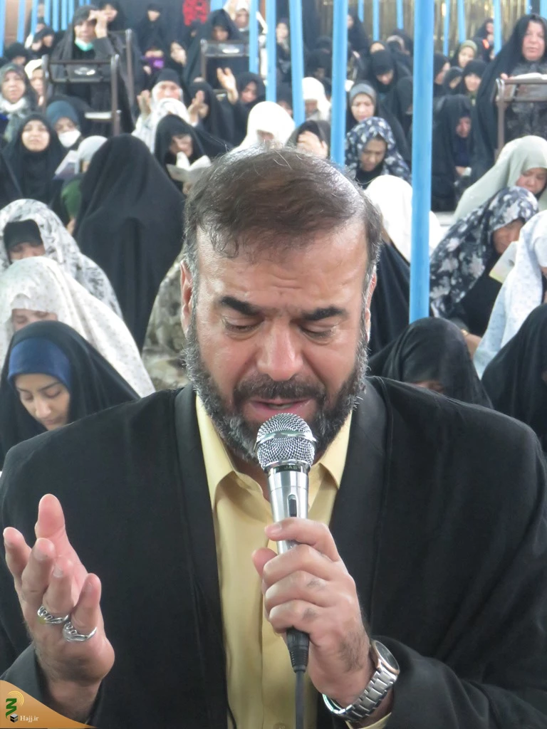 زمزمه ندبه انتظار در خیمه گاه حسینی

گرارش تصویری دعای کمیل ندبه در خیمه گاه حسینی 3