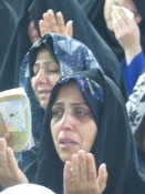 زمزمه ندبه انتظار در خیمه گاه حسینی

گرارش تصویری دعای کمیل ندبه در خیمه گاه حسینی 4