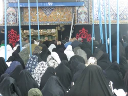 زمزمه ندبه انتظار در خیمه گاه حسینی

گرارش تصویری دعای کمیل ندبه در خیمه گاه حسینی 7
