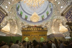 با فرارسیدن ماه ربیع الاول؛ 
حرم حضرت ابا الفضل العباس (ع) لباس عزا از تن در آورد 12