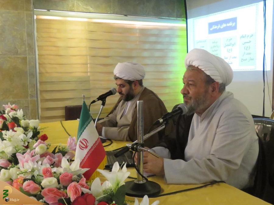 مسئول دفتر نمایندگی بعثه مقام معظم رهبری در کربلا: 

آشنا نمودن زائران، با احکام و معارف اسلامی وظیفه ماست  3