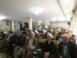 مسئول دفتر نمایندگی بعثه مقام معظم رهبری در کربلا: 

آشنا نمودن زائران، با احکام و معارف اسلامی وظیفه ماست  7
