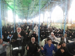 گزارش تصویری دعای کمیل در خیمه گاه حسینی

 3