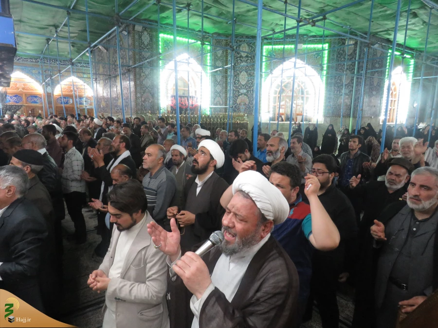 گزارش تصویری دعای کمیل در خیمه گاه حسینی

 4