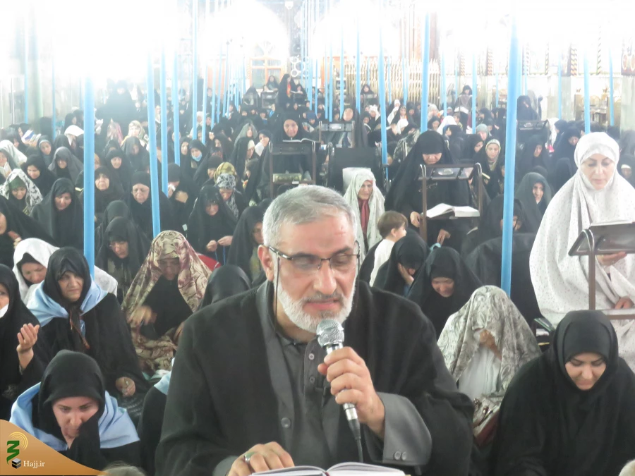 گزارش تصویری دعای کمیل در خیمه گاه حسینی

 7