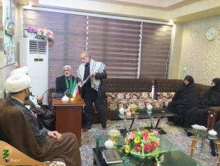 در دیدار با خانواده شهدای مدافع حرم عنوان شد:

ما همه مدیون شهداییم 2