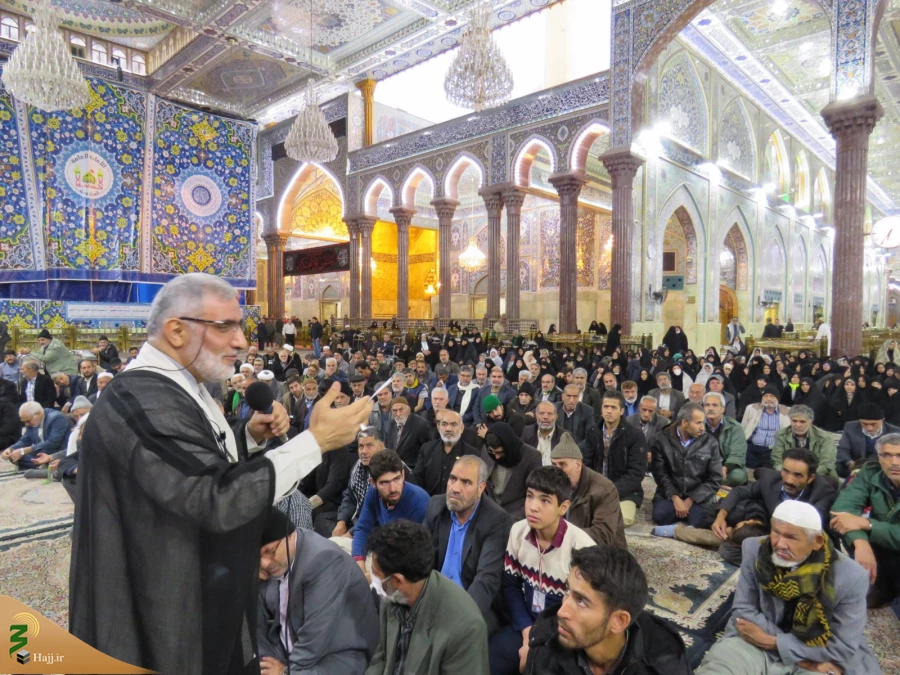 جشن آغاز امامت حضرت مهدی(عج) در حرم سیدالشهداء(ع)+ تصویر 8