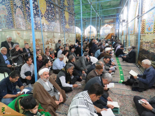 گزارش تصویری:

دعای روح بخش کمیل در خیمه گاه حسینی 2