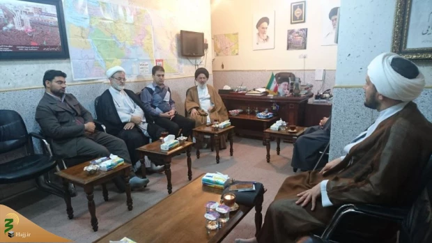 جلسه هفتگی بعثه مقام معظم رهبری در نجف اشرف برگزار شد  4