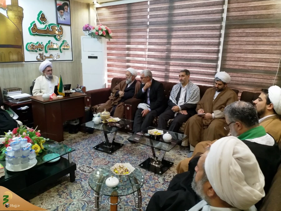 نماینده بعثه رهبری در عراق:

زائرین با وضعیت  عراق بیشتر آشنا شوند
 4