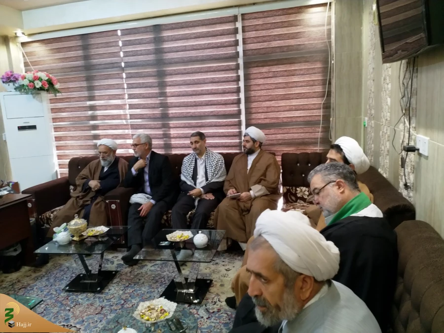 نماینده بعثه رهبری در عراق:

زائرین با وضعیت  عراق بیشتر آشنا شوند
 5