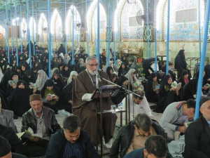 زمزمه عارفانه دعای روح بخش کمیل در عتبات عالیات