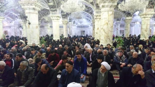 طنین دعای کمیل علی بن ابی طالب(ع) درحرم مطهر ایشان 3