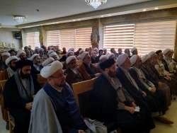 نماینده بعثه رهبری در عراق:

امام حسین (ع) به ما مشتاق وما به او محتاج 4