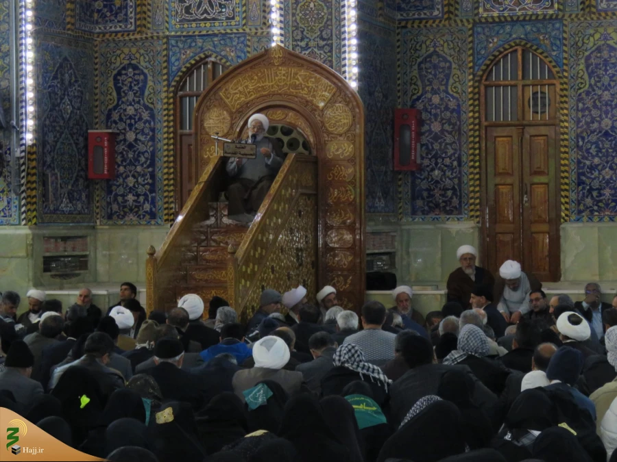 سخنران بعثه رهبری در کربلای معلا :

هرکس دلی را شاد کند خداوند دل او را شاد می کند 2