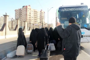 کاروان های زیارتی آزادبر مسیری غیرقانونی برای زیارت