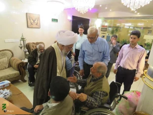 مسئول بعثه مقام معظم رهبری عراق در دیدار با  جانبازان : 
عزت و اقتدارما مدیون خون شهدا و ایثار جانبازان است. 4