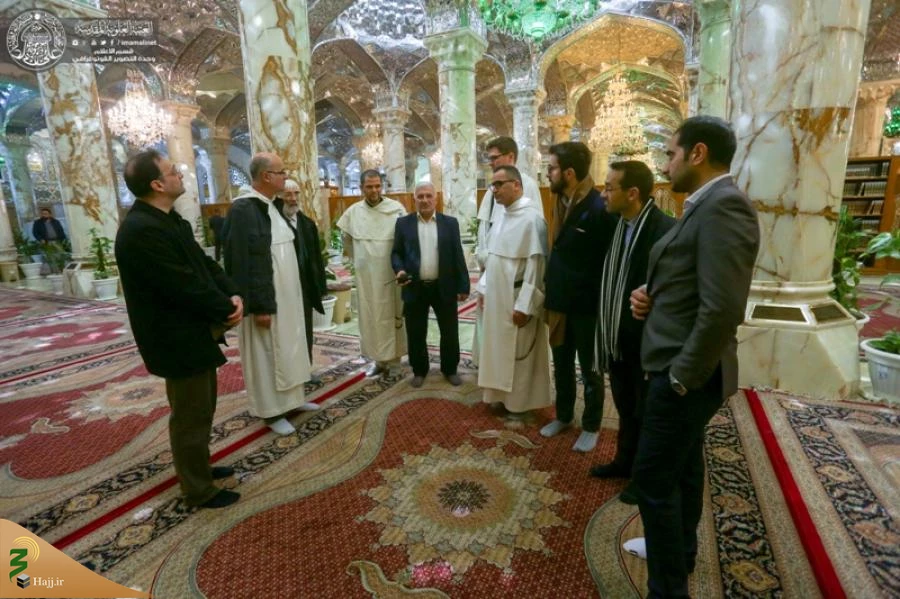پژوهشگران کاتولیک به زیارت حرم امیرالمؤمنین(ع) مشرف شدند+تصاویر  6