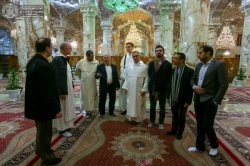 پژوهشگران کاتولیک به زیارت حرم امیرالمؤمنین(ع) مشرف شدند+تصاویر  7