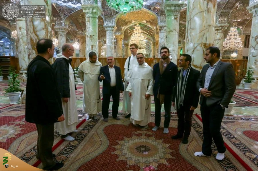 پژوهشگران کاتولیک به زیارت حرم امیرالمؤمنین(ع) مشرف شدند+تصاویر  7
