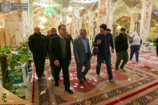 سفیر لبنان در حرم امیرالمؤمنین(ع): 
دین اسلام بر پایه اصل " علی با حق و حق با علی است" بنا نهاده شده است 
 3