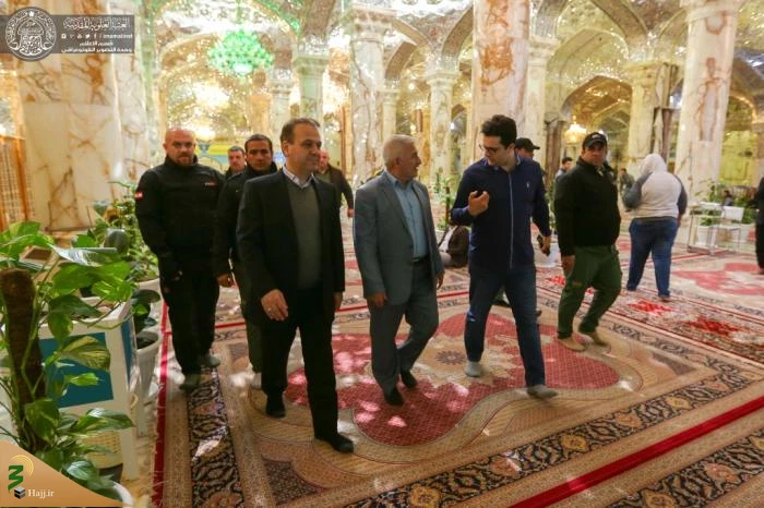 سفیر لبنان در حرم امیرالمؤمنین(ع): 
دین اسلام بر پایه اصل " علی با حق و حق با علی است" بنا نهاده شده است 
 3