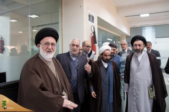 بازدید نماینده ولی فقیه در امور حج وزیارت از سازمان جغرافیایی نیروهای مسلح 
 18